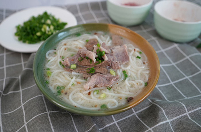 金平原味汤粉王培训